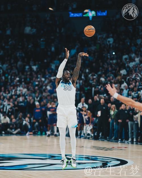 12月13日常规赛:森林狼对阵勇士 兰德尔精彩瞬间 12月13日常规赛:森林狼对阵勇士 兰德尔精彩瞬间